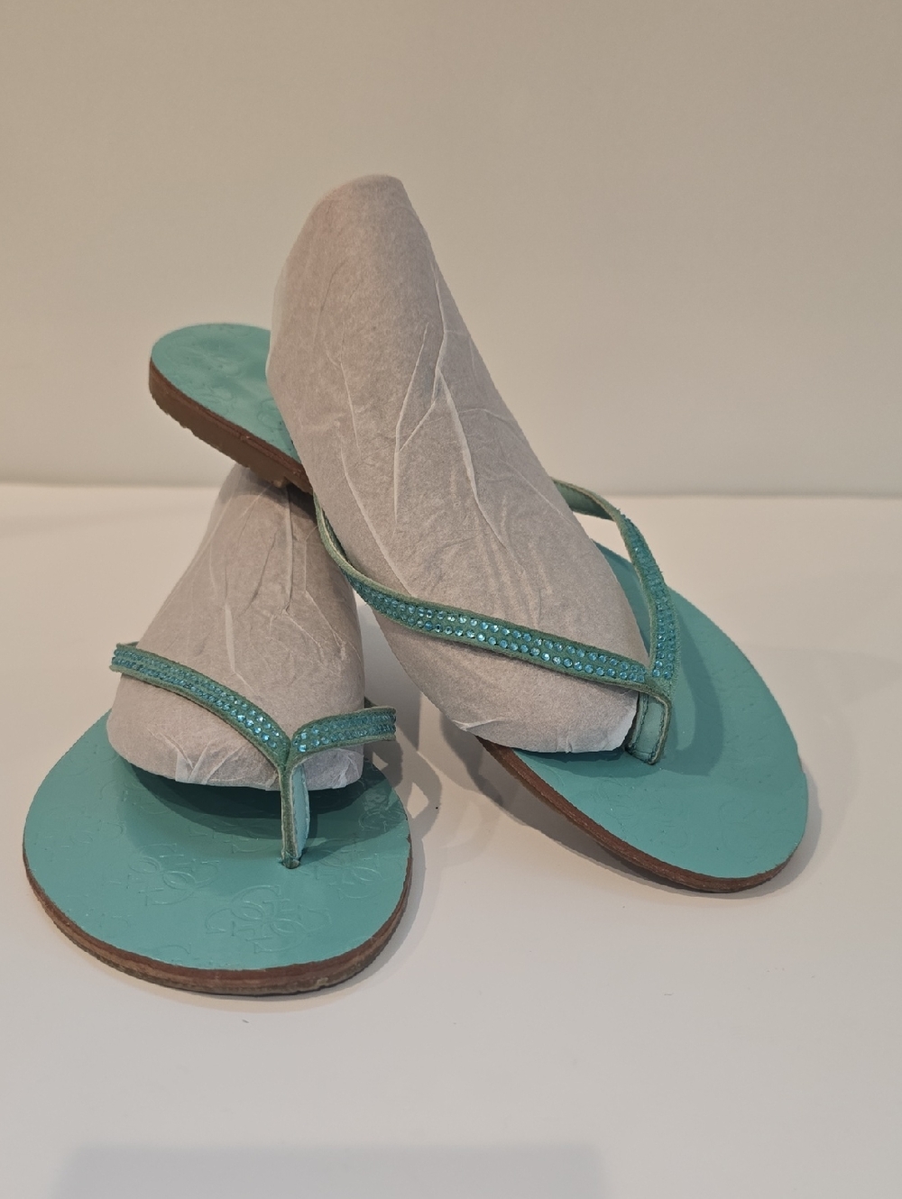 Guess "Laidley-2" Women’s Mint Thong Sandals With Light Blue Rhinestones Size 7